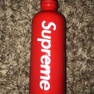 Supreme SIGG Traveller Bottle 0.6L
